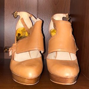 MICHAEL Michael Kors Toni Platform 9M